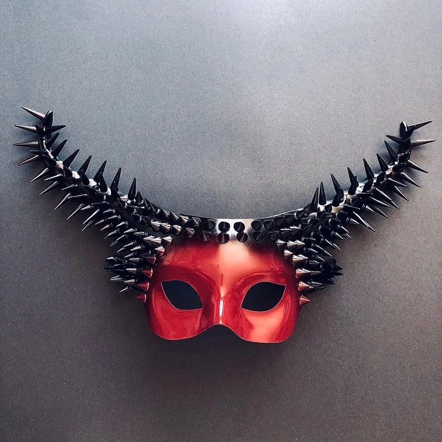 Spiked Horn Mask