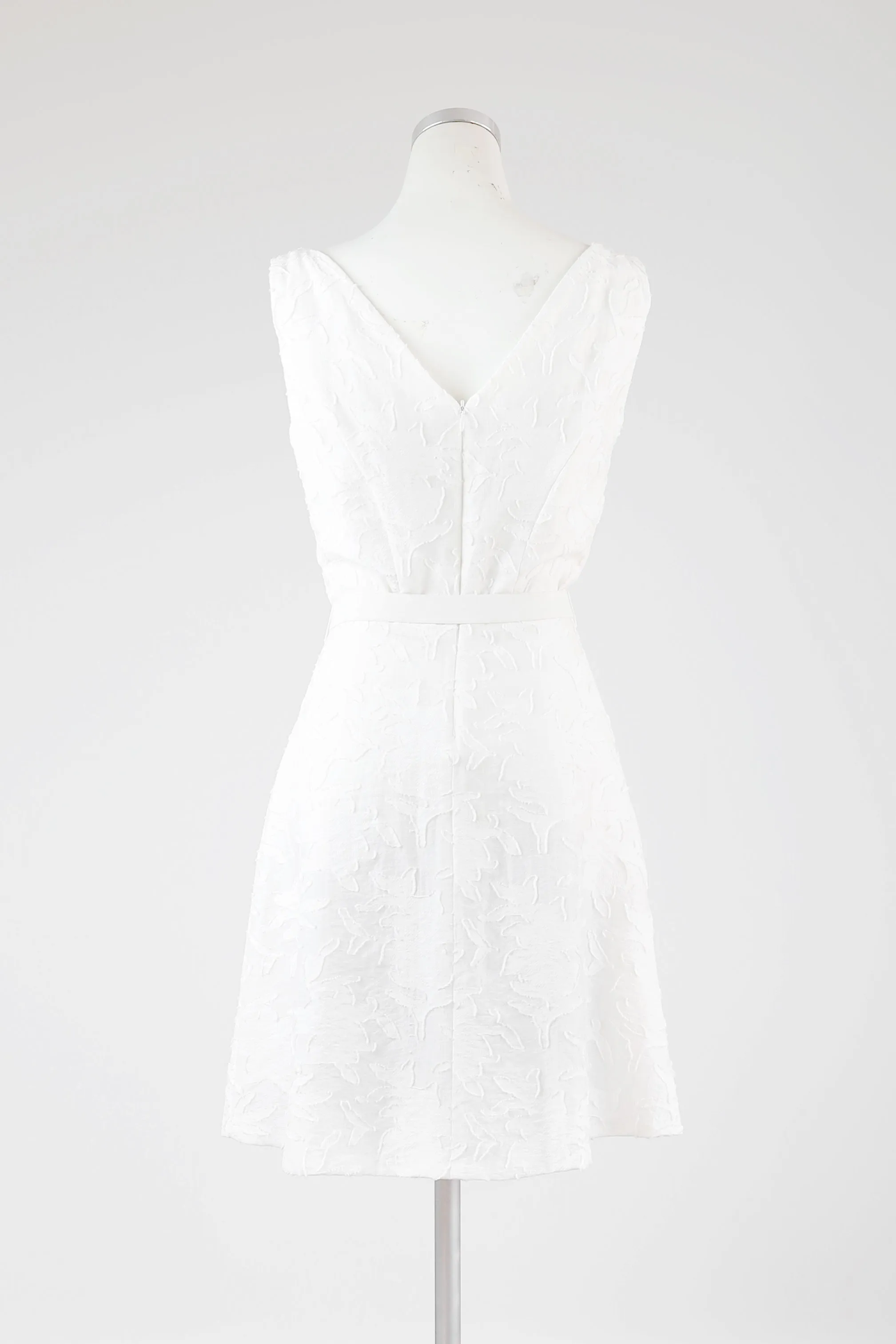 White Jacquard Pattern Dress